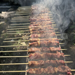 Brochetas de cordero Arrosticini Abruzzesi en Alimentari Marco.
